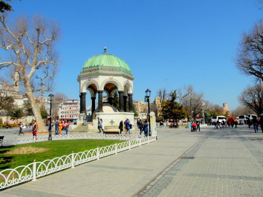 Istanbul: Half Day Morning Walking Tour - Hagia Sophia and six centuries of change