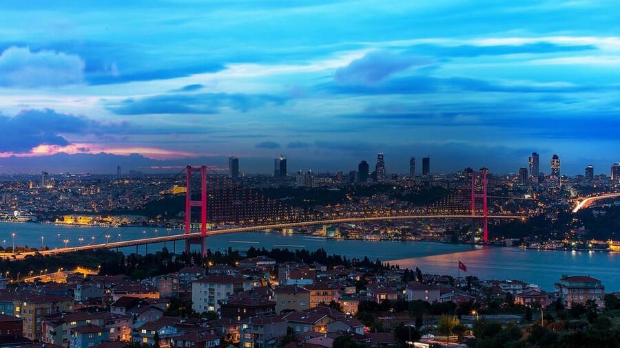 Istanbul Half-Day Tour and Bosphorus Cruise - Beylerbeyi Palace and Ottoman waterfront style