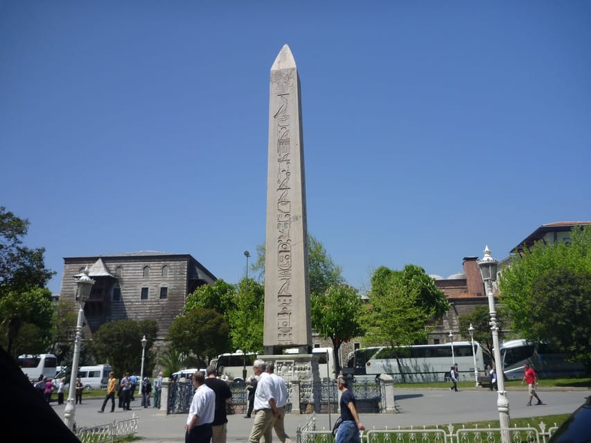 Istanbul: Half-Day Tour with Topkapi Palace - The Blue Mosque and its six minarets