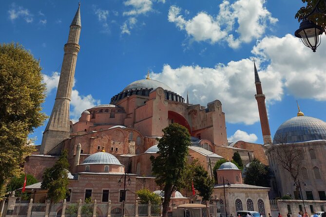 Istanbul Highlights Blue Mosque, Hagia Sophia, Cisterns and More! - The rug demonstration and the tour’s main compromise