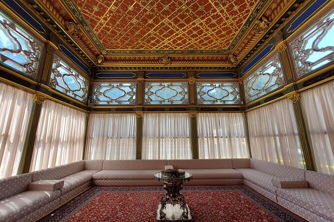 Istanbul Highlights! Blue Mosque, Hagia Sophia, Topkapı and More! - Lunch at Tamara Restaurant