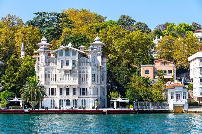 Istanbul Highlights Bosphorus Stops 1 +2 (Europe + Asia) - A full day built around the Bosphorus