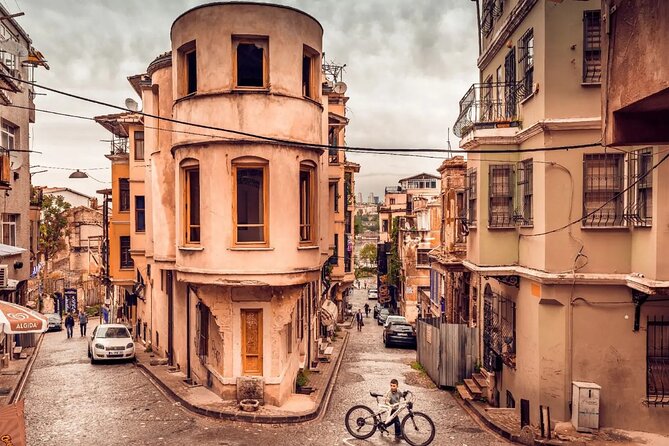 Istanbul in Colors: Balat Tour - St. George Cathedral and the Orthodox story