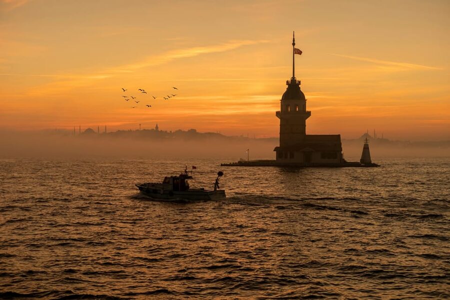 Istanbul: Maiden's Tower Entry Ticket with Audio Guide - Exploring the tower with the audio guide