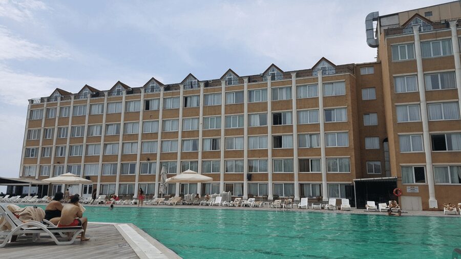 Istanbul: Marıne Princess Beach Swimming Tour - Choosing between the sea, pool, and slides