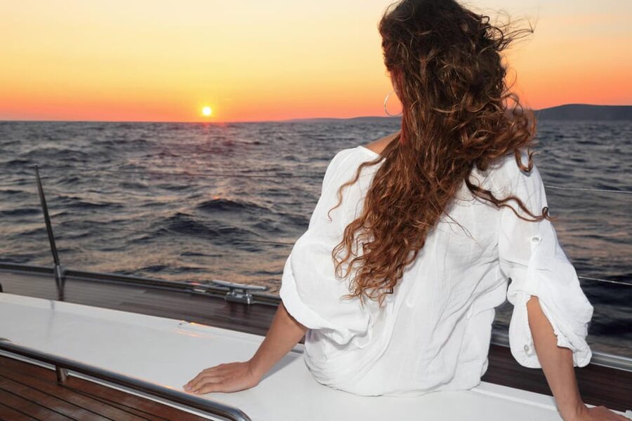 Istanbul: Morning or Sunset Cruise with Guide and Snacks - Morning light or sunset colors