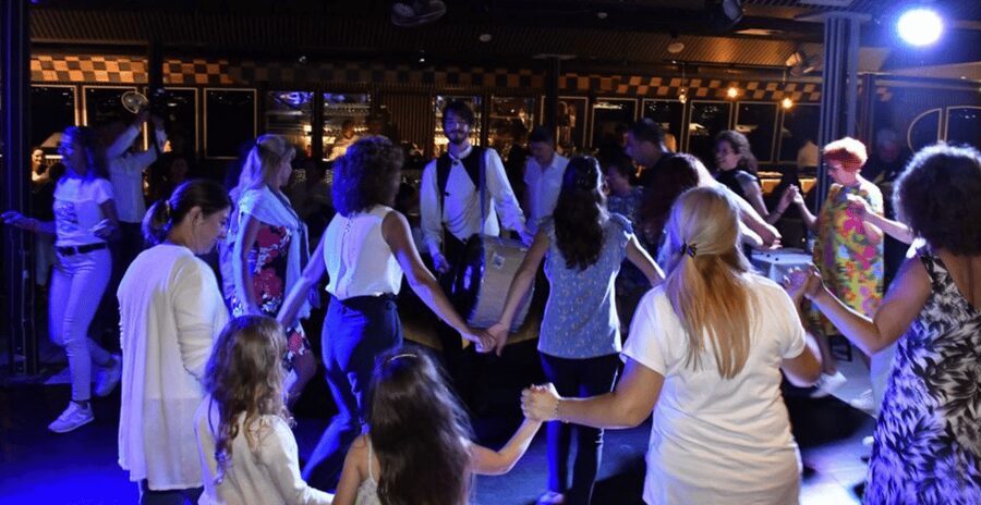Istanbul: New Year's Eve Bosphorus Dinner Cruise Party 2026 - Nightclubs, mansions, and Istanbul after dark