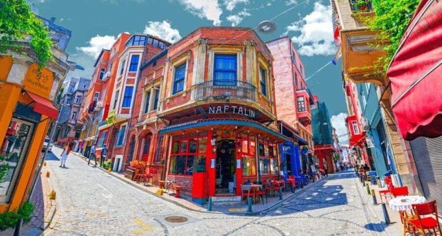 Istanbul: Old City And Bosphorus Bus Tour with Lunch - Sultanahmet Square and the Blue Mosque