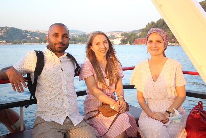 Istanbul Old City And Sunset Bosphorus Cruise Tour - Lunch in Sultanahmet with a panoramic view