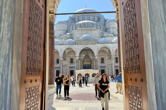 Istanbul Old City: Basilica Cistern - Blue Mosque - Grand Bazaar - Why this three-hour walk works well in Istanbul