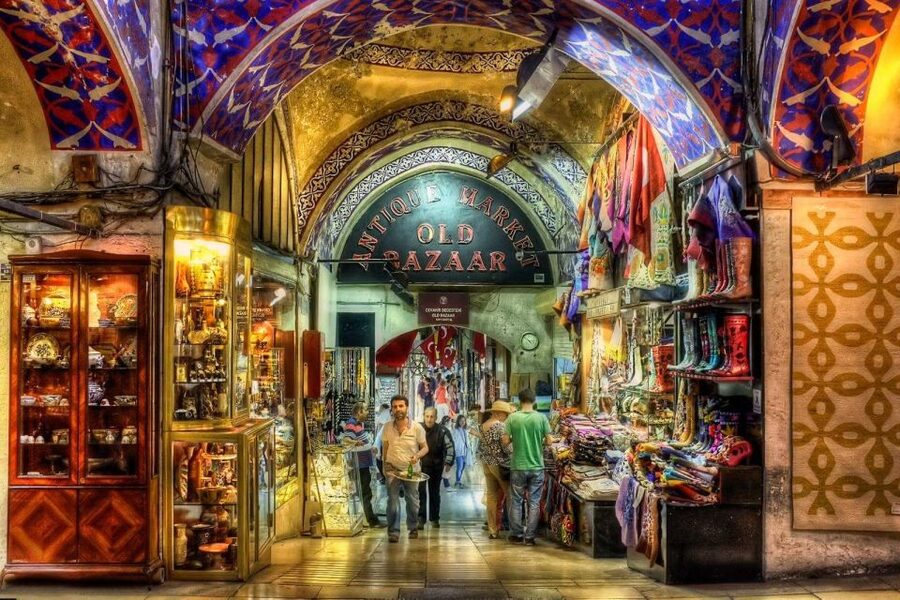 Istanbul: Old City Full-Day Tour with Lunch and Hotel Pickup - Topkapi Palace and five centuries of Ottoman rule