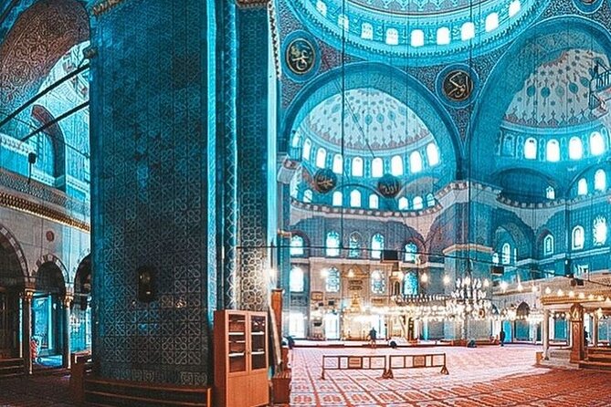 Istanbul Old City Tour - Hagia Sophia, a building with several lives