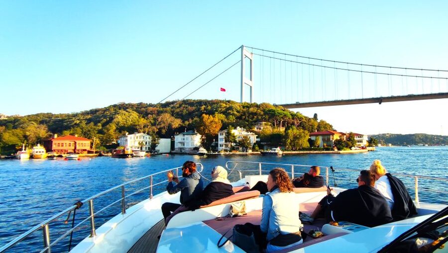 Istanbul: Old City Tour and Luxury Sunset Bosphorus Cruise - Key points to know before booking