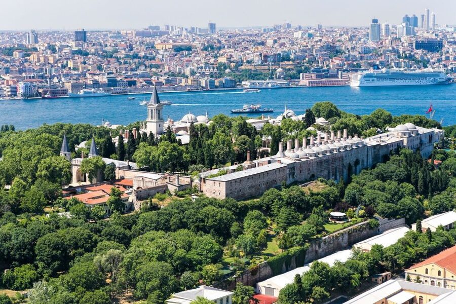 Istanbul: Old City Tour and Luxury Sunset Bosphorus Cruise - The Asian shore and the return to the Golden Horn