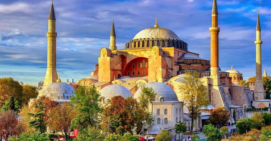 Istanbul: Old City Tour and Luxury Sunset Bosphorus Cruise - Sultanahmet Square and the Roman Hippodrome