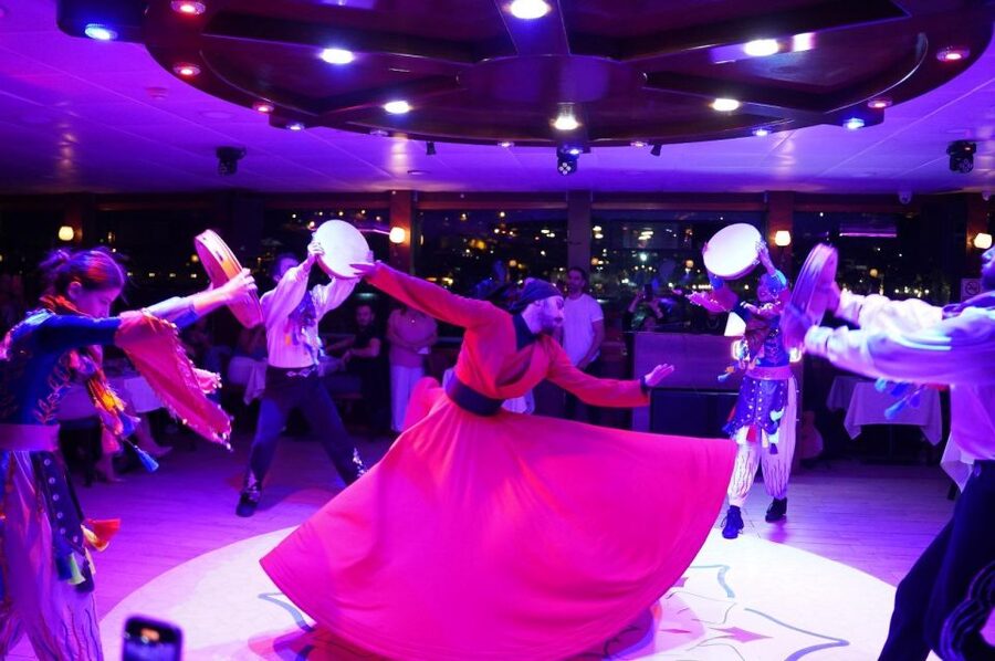 Istanbul: Pasha Istanbul Dinner Cruise - Why a night on the Bosphorus works so well
