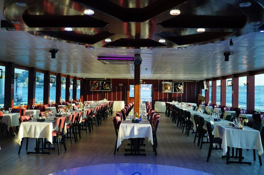 Istanbul: Pasha Istanbul Dinner Cruise - Seating can shape the whole night