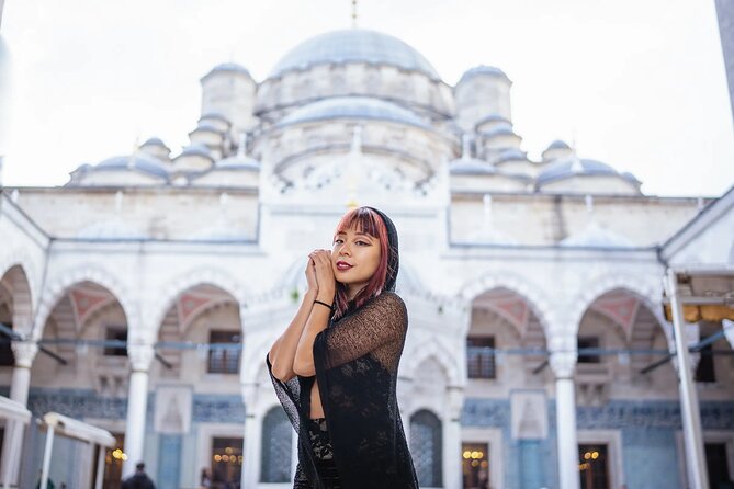 Istanbul Photoshoot tour with Local Photographer - Galata Tower and the city’s most useful backdrop