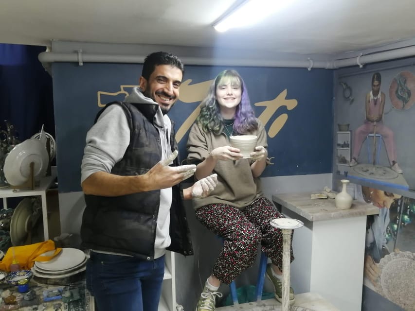 Istanbul: Pottery Workshop - Tea, coffee, and time in the gallery