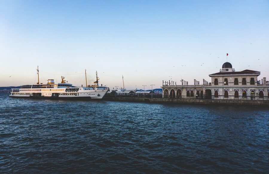 Istanbul: Princes' Islands Cruise w/Music, Lunch & Transfer - Who should choose this island day?