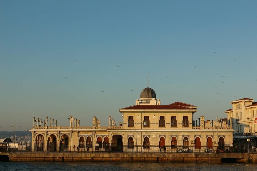 Istanbul: Princes Islands Walking Full-Day Tour - A walk through churches, mosques, and synagogues