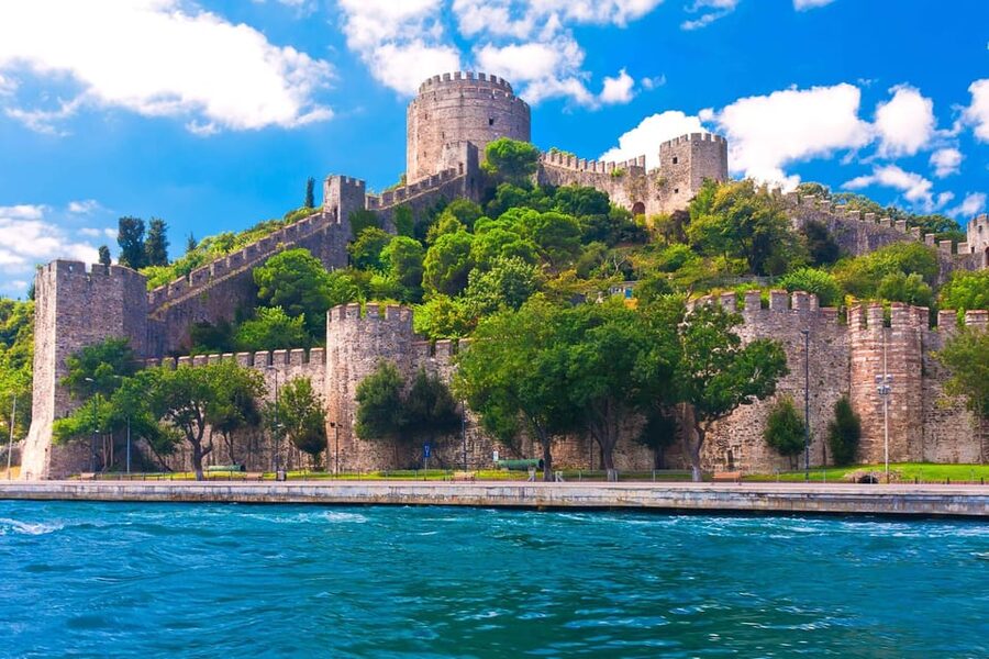 Istanbul: Private Bosphorus Strait Sightseeing Yacht Cruise - A sightseeing cruise without a guide
