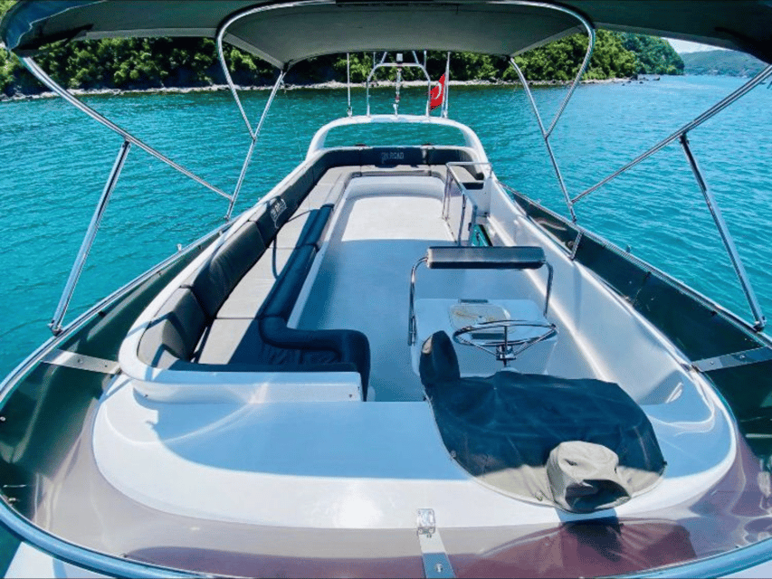 Istanbul: Private Bosphorus Tour On Luxury Yacht - Kuleli, Beylerbeyi, and Istanbul’s Asian side