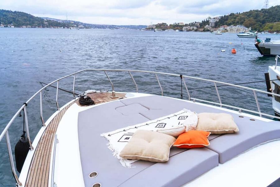 Istanbul: Private Bosphorus Yacht with Tour Guide and Snacks - Rumeli Fortress and the upper Bosphorus views