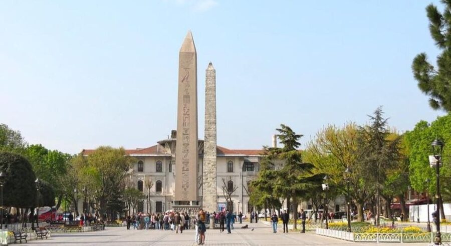 Istanbul: Private Guided Walking Tour - Beneath the city at Basilica Cistern