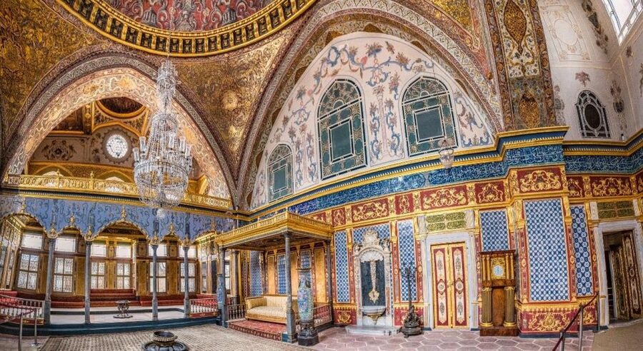 Istanbul: Private Guided Walking Tour - Two hours inside Topkapi Palace