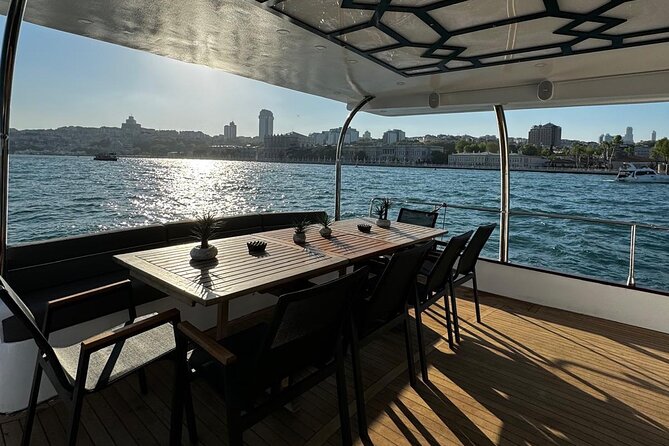 Istanbul Private Luxury Yacht on Bosphorus 25 Meter 82 Feet - Key points to know before you book