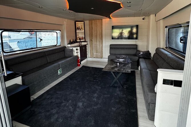 Istanbul Private Luxury Yacht on Bosphorus 25 Meter 82 Feet - Çırağan Palace and Ortaköy Mosque