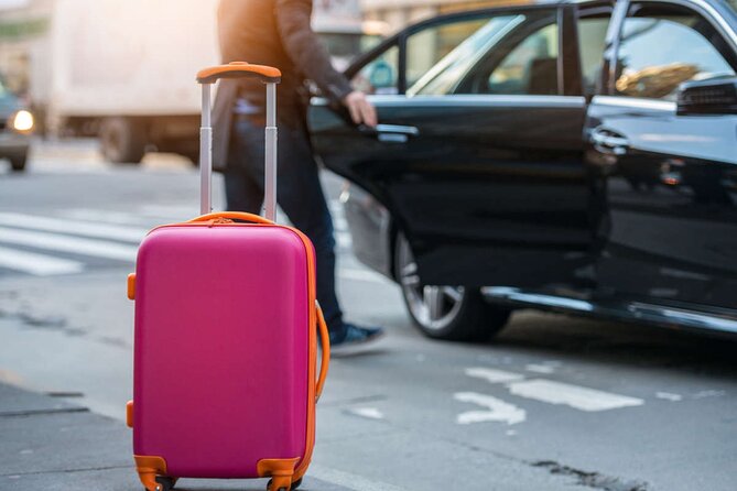 Istanbul Private One-Way Transfer: Airport-Hotel or Hotel-Airport - Hotel pickup and the return to the airport