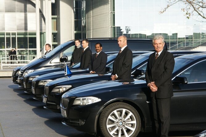Istanbul Private One-Way Transfer: Airport-Hotel or Hotel-Airport - What the vehicle is like for a small group