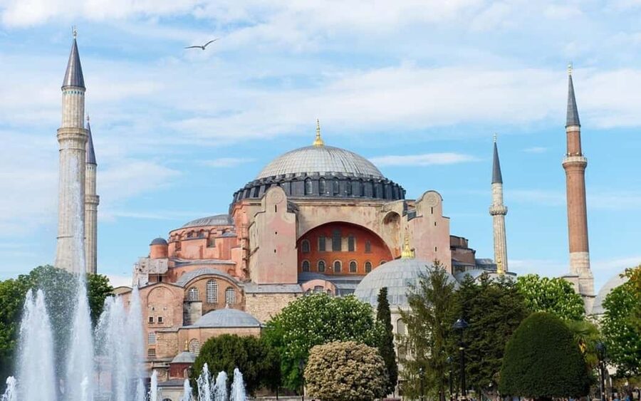 Istanbul: Private Sightseeing 2, 4 or 8 hours with a Local - Sultanahmet Mosque and Square in the first 70 minutes