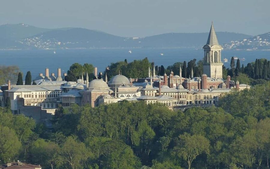 Istanbul: Private Sightseeing 2, 4 or 8 hours with a Local - Dolmabahçe Palace and the Bosphorus Bridge