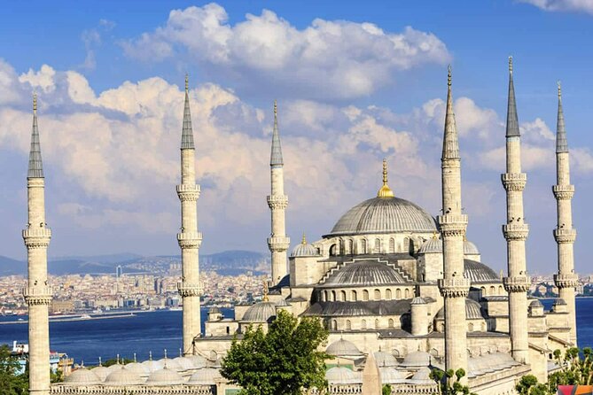 Istanbul private tour with skip line tickets included - Meeting your guide near the Pudding Shop