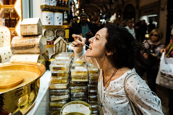 Istanbul Private Walking Tour: Highlights & Gems with a Local - Getting your bearings in the Grand Bazaar