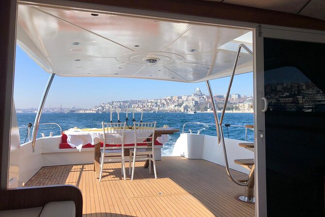 Istanbul Private Yacht Tour - 2 Hours - Dolmabahçe Palace and the European waterfront