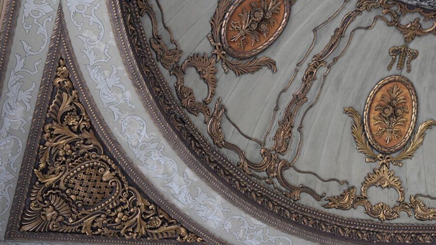 Istanbul's Popular Duo: Hagia Sophia & Topkapı Palace - Topkapı Palace: courtyards, court life, and the Harem
