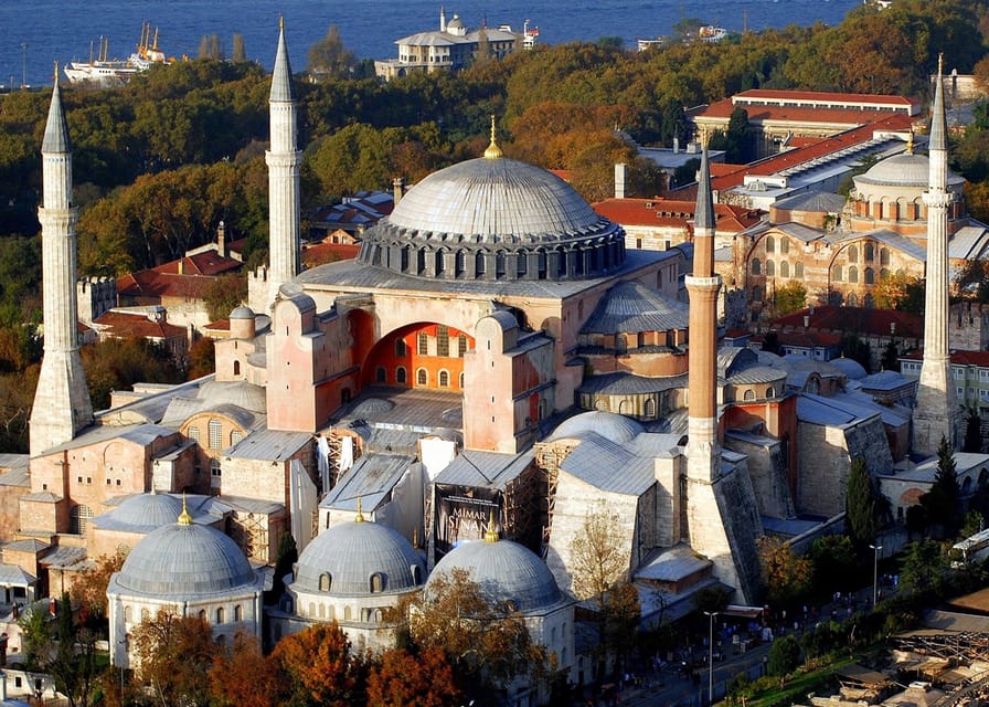 Istanbul: Secret Treasures Skip-The-Line Tour with Lunch - Basilica Cistern, Istanbul below street level