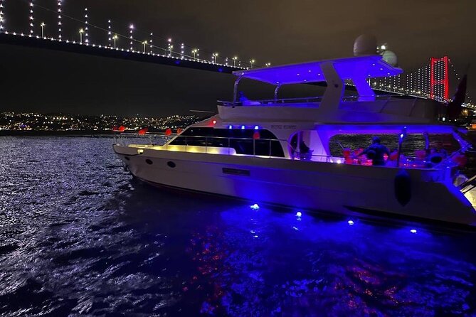 Istanbul: Small-Group Yacht Cruise with Snacks, Sunset or Daytime - Returning past Maiden’s Tower and the Old City
