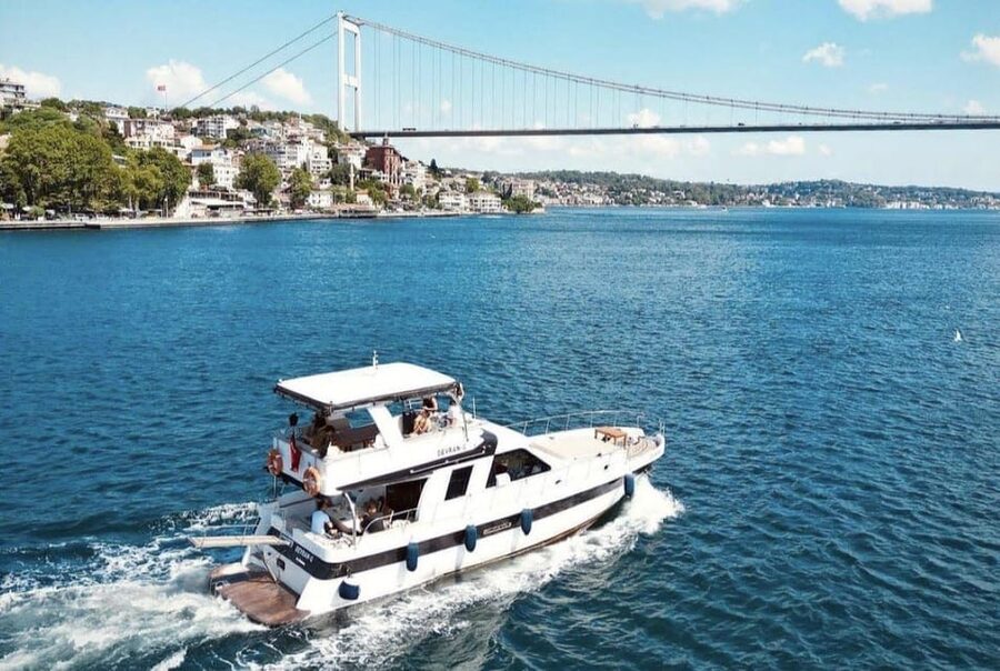 Istanbul: Small Group Yacht Tour with Unlimited Wine - At a glance