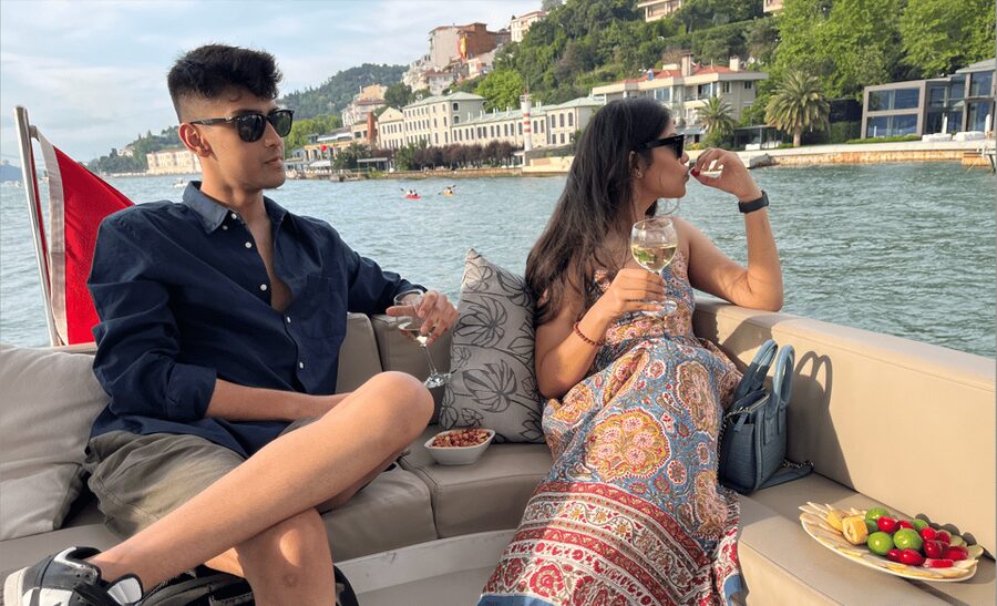 Istanbul: Small Group Yacht Tour with Unlimited Wine - Who should book this Bosphorus cruise?