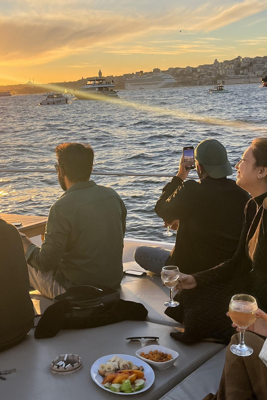 Istanbul: Small Group Yacht Tour with Unlimited Wine - The European shore: palaces, bridges, and Ortaköy