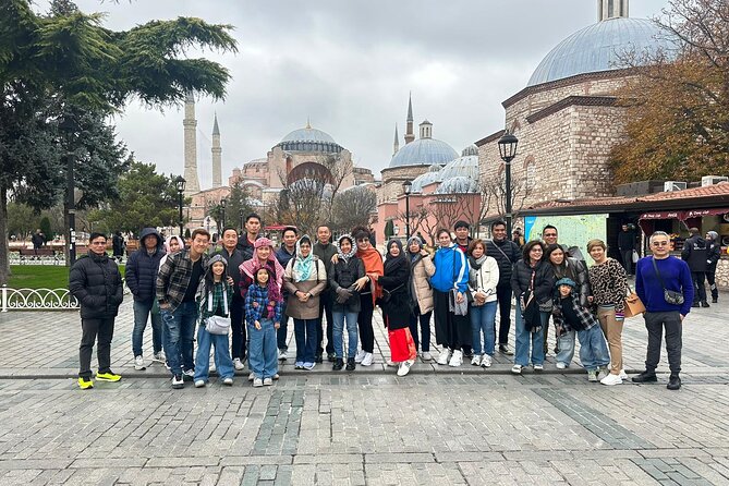Istanbul Street Food Tour: Private Taste of Two Continents - Turkish delight at Misir Carsisi