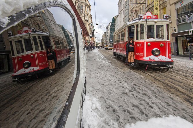 Istanbul Street Photo Tour - Sirkeci Station and old-city details