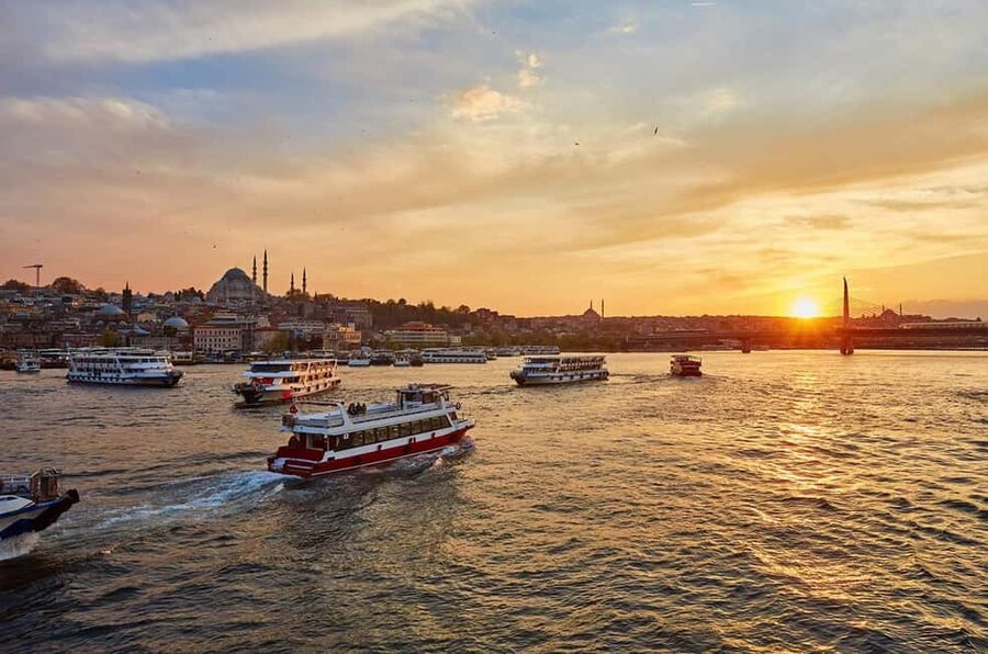 Istanbul: Sunset Bosphorus Yacht Cruise with A break on Asia - Seeing Istanbul from the Bosphorus