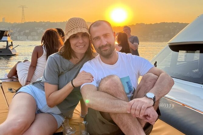 Istanbul Sunset Cruise on Luxury Yacht - Guided Group Cruise - Leaving From Kabataş Square