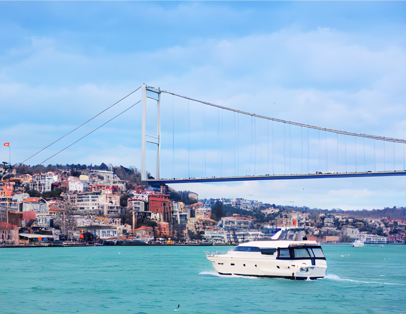İstanbul: Sunset Cruise with Refreshments - Anadolu Fortress, Küçüksu Pavilion, and the Asian shore